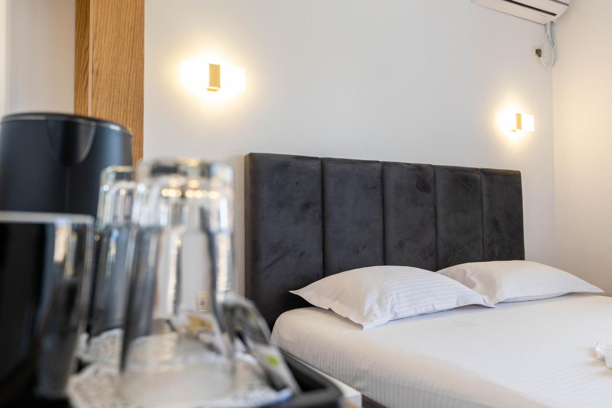 Vola Hotel 4*